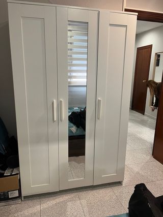 Armario 3 puertas BRIMNES Ikea blanco espejo.NUEVO