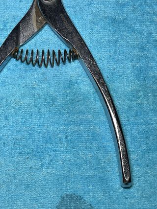 Alicates para extraer tóricas marca Facom 177 E.23