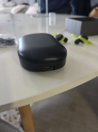 Auriculares Inalámbricos True Wireless Negros y Am