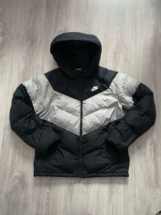 Chaqueta Nike Gris y Negra Talla XL Niño