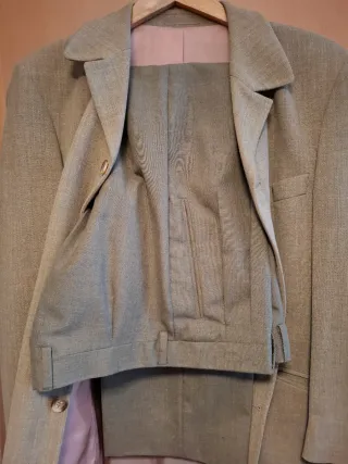 Pantalón y americana beige