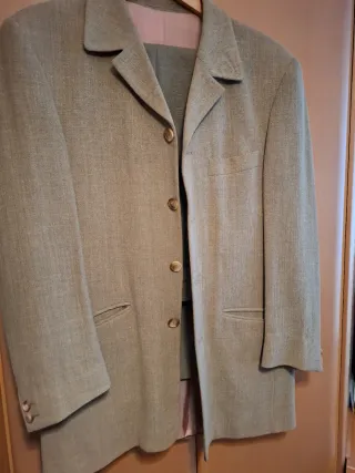 Pantalón y americana beige