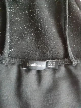 Top crop brillante Stradivarius negro