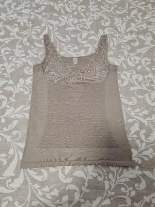Camiseta moldeadora encaje beige XL/XXL