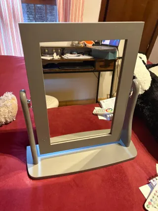 Espejo de sobremesa gris