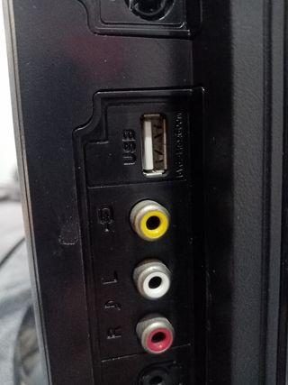 TV CON DVD Y USB OKI