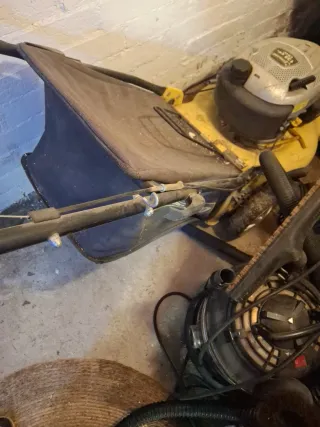 Cortacésped amarillo 135cc