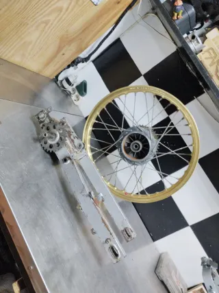 Rueda trasera y basculante PUCH CONDOR