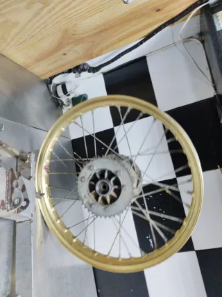 Rueda trasera y basculante PUCH CONDOR