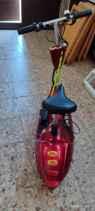 Patinete Eléctrico Vintage Rojo