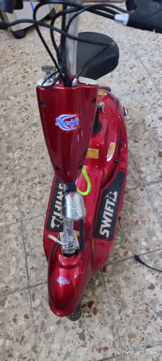 Patinete Eléctrico Vintage Rojo