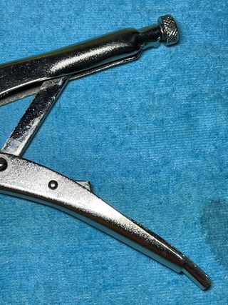 Alicates de presión nuevos