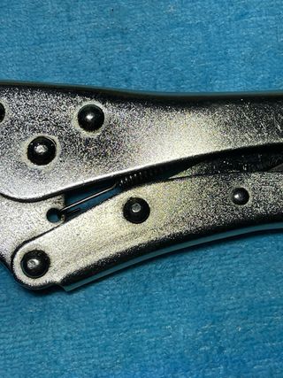 Alicates de presión nuevos