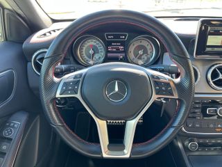 Mercedes-Benz GLA 2015 AMG LINE 220d 4 MATIC 64Mil