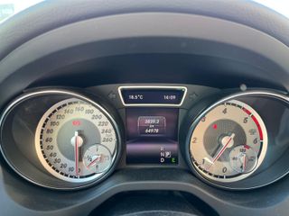 Mercedes-Benz GLA 2015 AMG LINE 220d 4 MATIC 64Mil