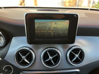 Mercedes-Benz GLA 2015 AMG LINE 220d 4 MATIC 64Mil