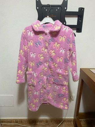 Bata polar rosa niña estampado mariposas