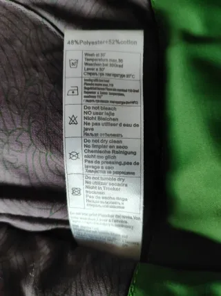 Cazadora Skunkfunk verde con detalles en lila