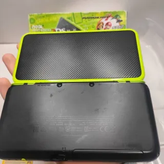 New Nintendo 2DS XL Mario Kart 7 Bundle