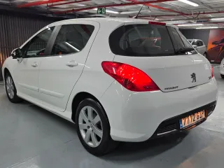 Peugeot 308 2011