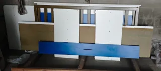 Cama doble con escritorio integrado