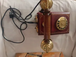 Telefono vintage con disco combinatore