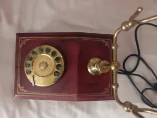 Telefono vintage con disco combinatore