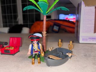 Playmobil Piratas con Palmera y Tesoro