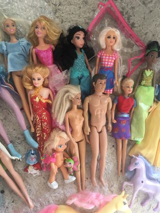 Lote Barbie y Disney Princesas