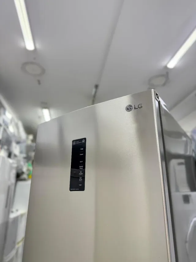Frigorifero LG INVERTER combi nofrost A+++ in acciaio