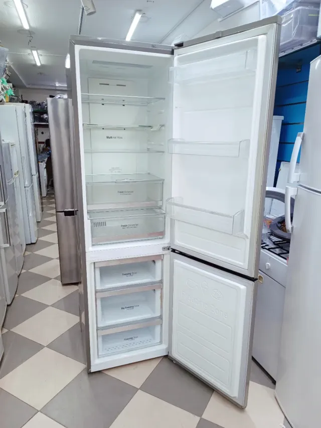 Frigorifero LG INVERTER combi nofrost A+++ in acciaio