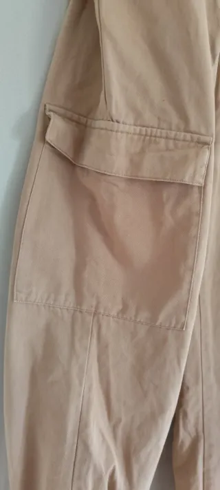 Pantalones cargo beige