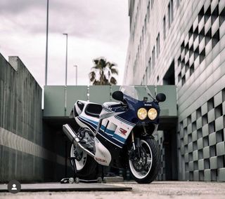 Suzuki GSXR 1100 - Moto Deportiva