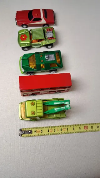 Lote 5 coches a escala años 70