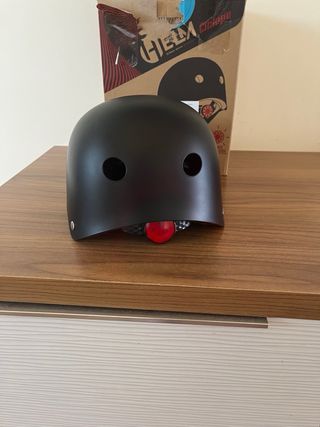 Casco Negro con luz Talla L con Luz