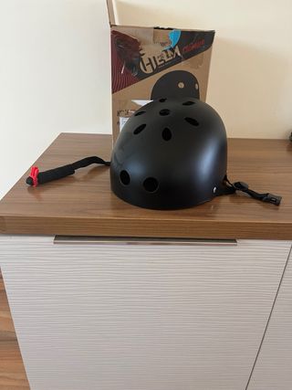 Casco Negro con luz Talla L con Luz