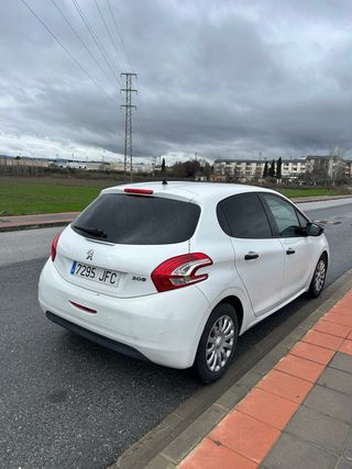 Peugeot 208 2015