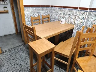 Mesas,sillas, taburetes y parasoles hostelería