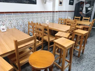 Mesas,sillas, taburetes y parasoles hostelería