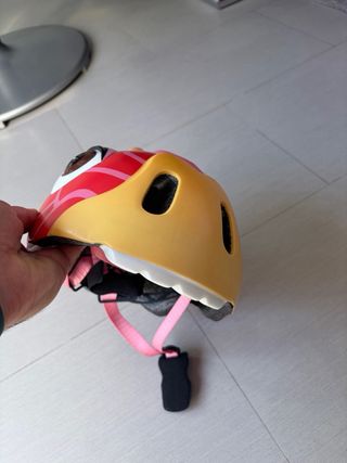 Casco infantil diseño animal usado dos veces.