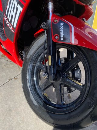 Yamaha Jog RR Roja Automática