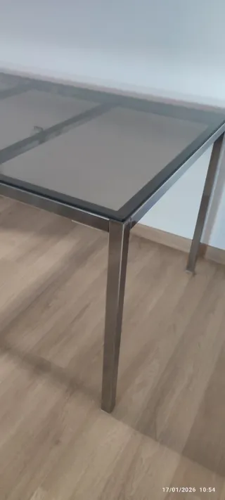 Mesa de comedor cristal y metal