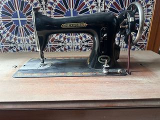 Máquina de coser Singer antigua
