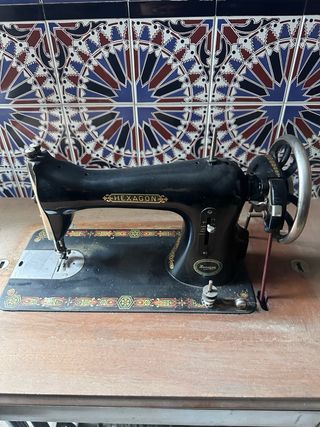 Máquina de coser Singer antigua