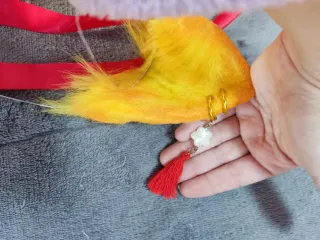 Orelhas e cauda de gato amarelo cosplay