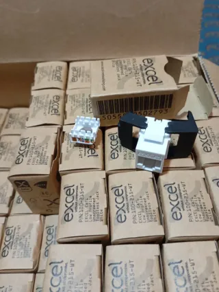 Conector RJ45 Cat6 EXCEL Toolless Blanco