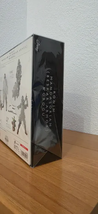 STAR WARS RONIN MANDALORIAN BESKAR ARMOR & GROGU