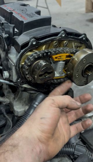 Mecanico,chapista y pintor.