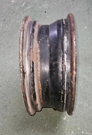 1 Llanta de hierro 16