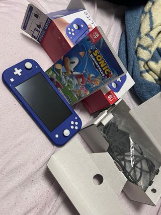 Nintendo Switch Lite + Juego Sonic